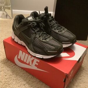 Nike Women's Sneakers in Black and White